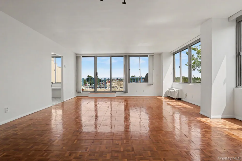 18 Shady Glen Court #403 New Rochelle, NY 10805