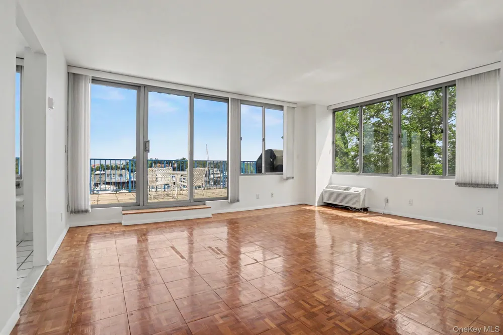 18 Shady Glen Court #403 New Rochelle, NY 10805
