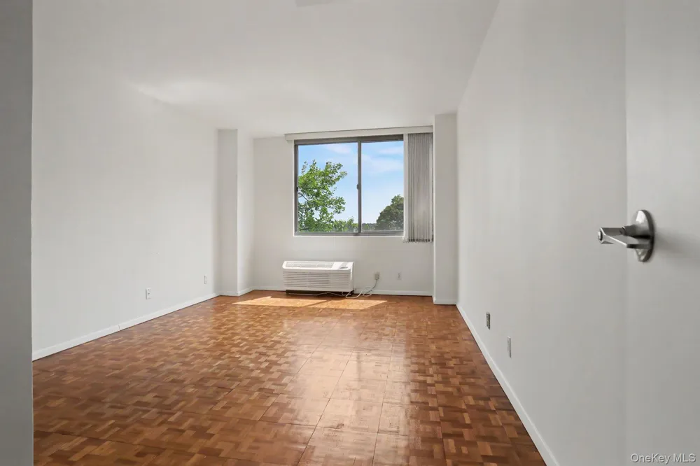18 Shady Glen Court #403 New Rochelle, NY 10805