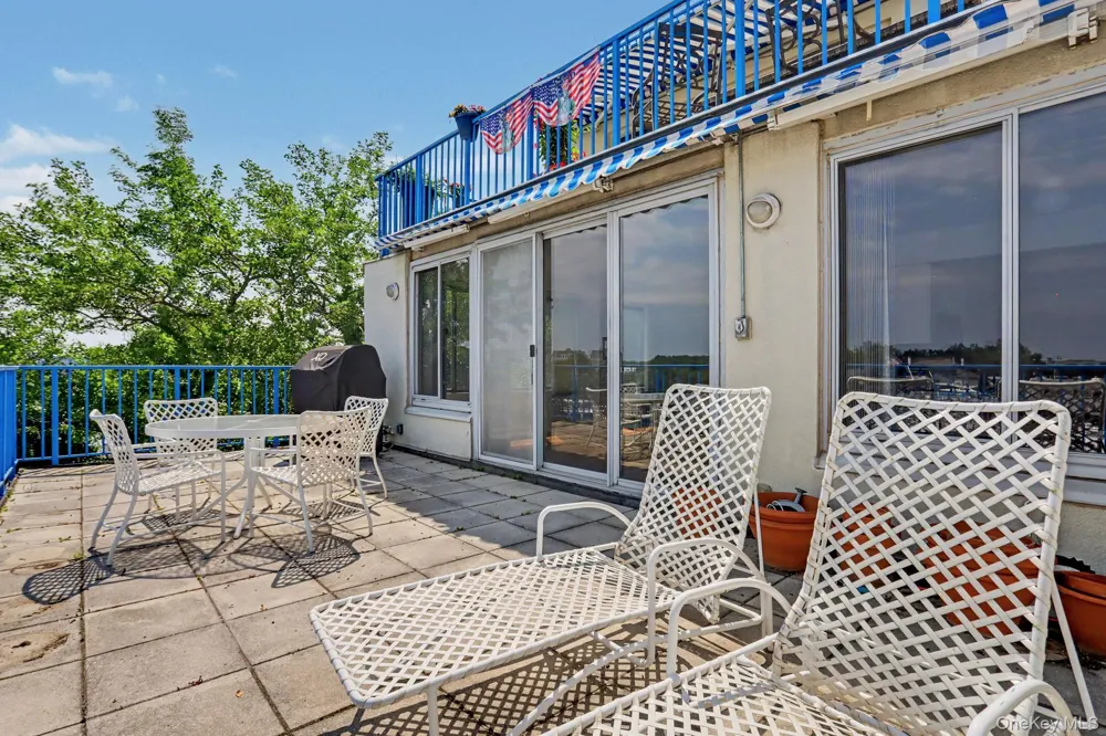 18 Shady Glen Court #403 New Rochelle, NY 10805