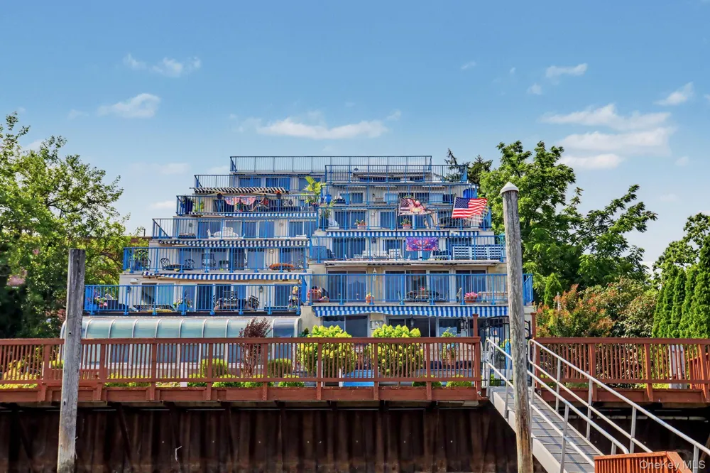 18 Shady Glen Court #403 New Rochelle, NY 10805
