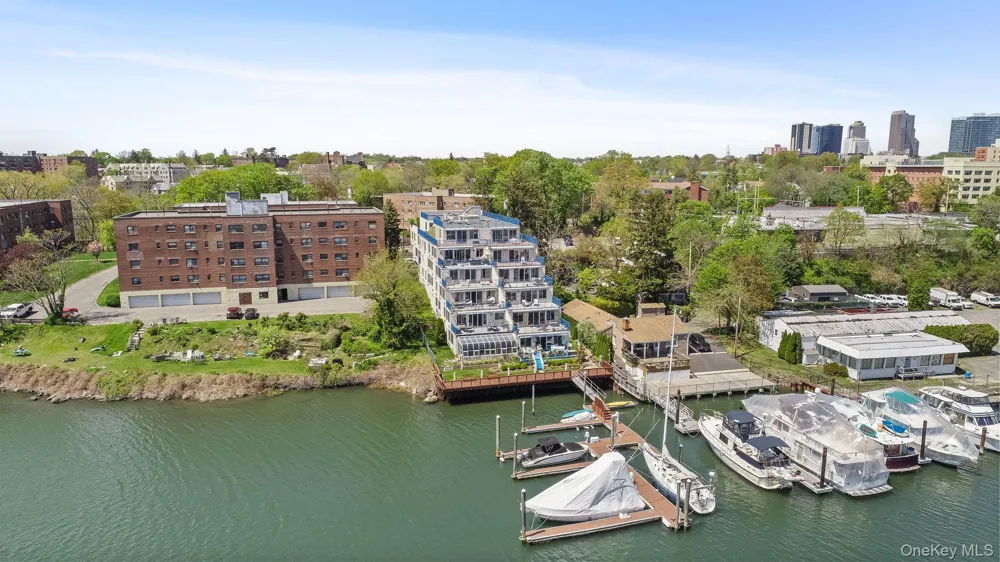 18 Shady Glen Court #403 New Rochelle, NY 10805