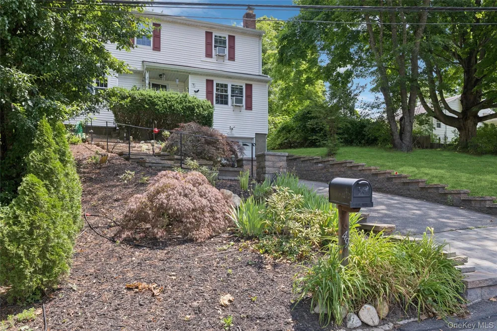 49 Old Town Lane Huntington, NY 11743