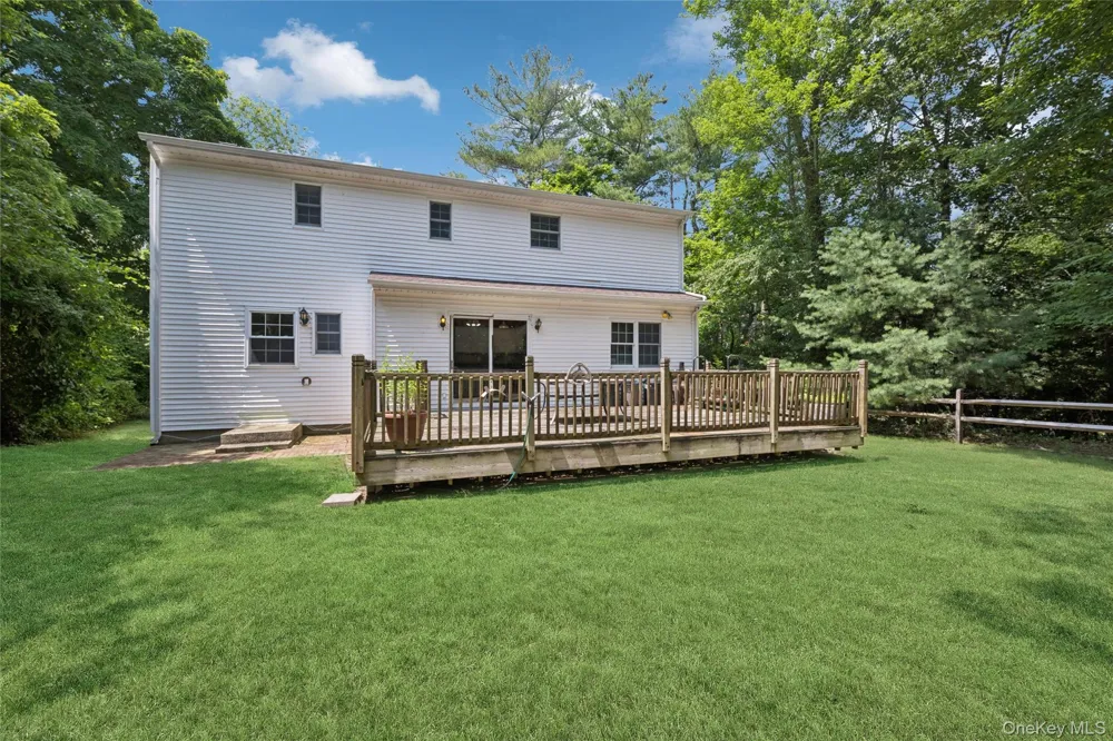 49 Old Town Lane Huntington, NY 11743