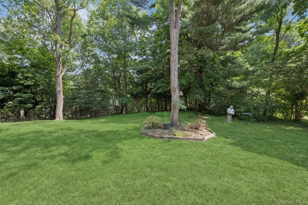 49 Old Town Lane Huntington, NY 11743