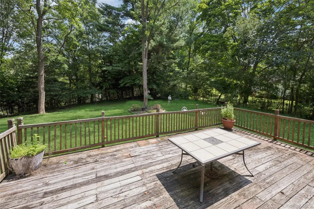 49 Old Town Lane Huntington, NY 11743