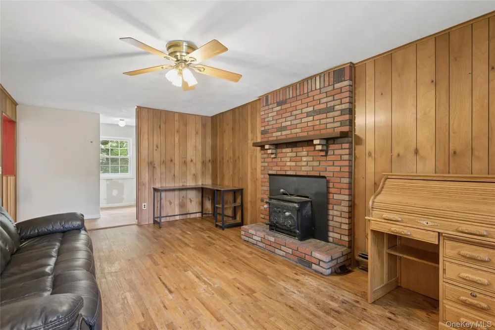 49 Old Town Lane Huntington, NY 11743