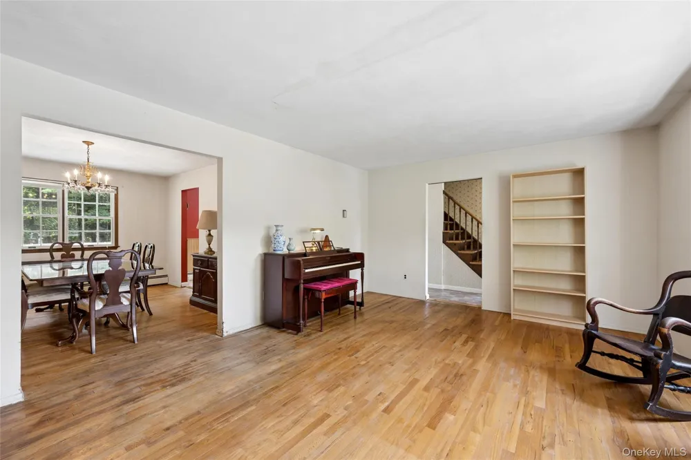 49 Old Town Lane Huntington, NY 11743
