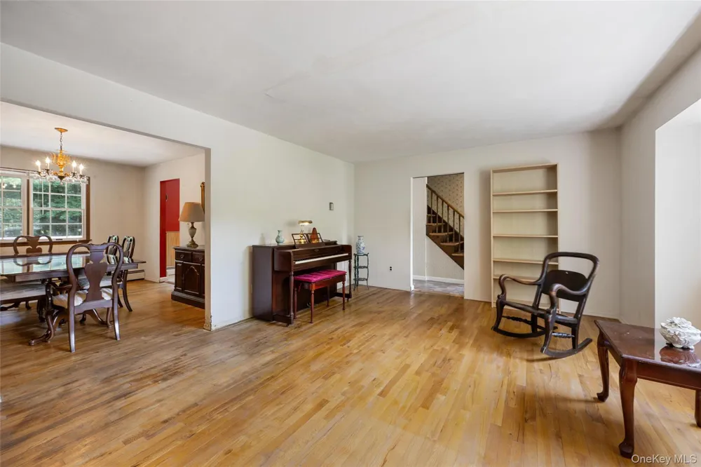 49 Old Town Lane Huntington, NY 11743