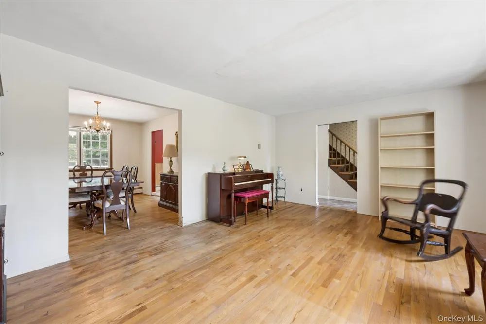 49 Old Town Lane Huntington, NY 11743
