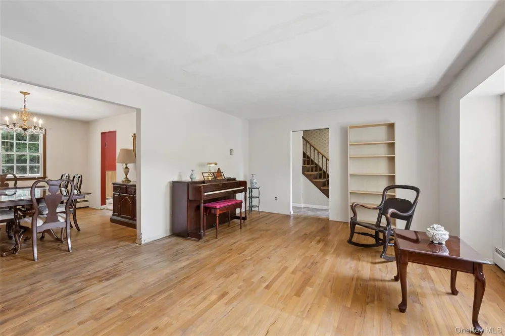49 Old Town Lane Huntington, NY 11743