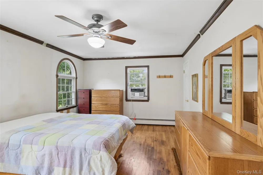49 Old Town Lane Huntington, NY 11743
