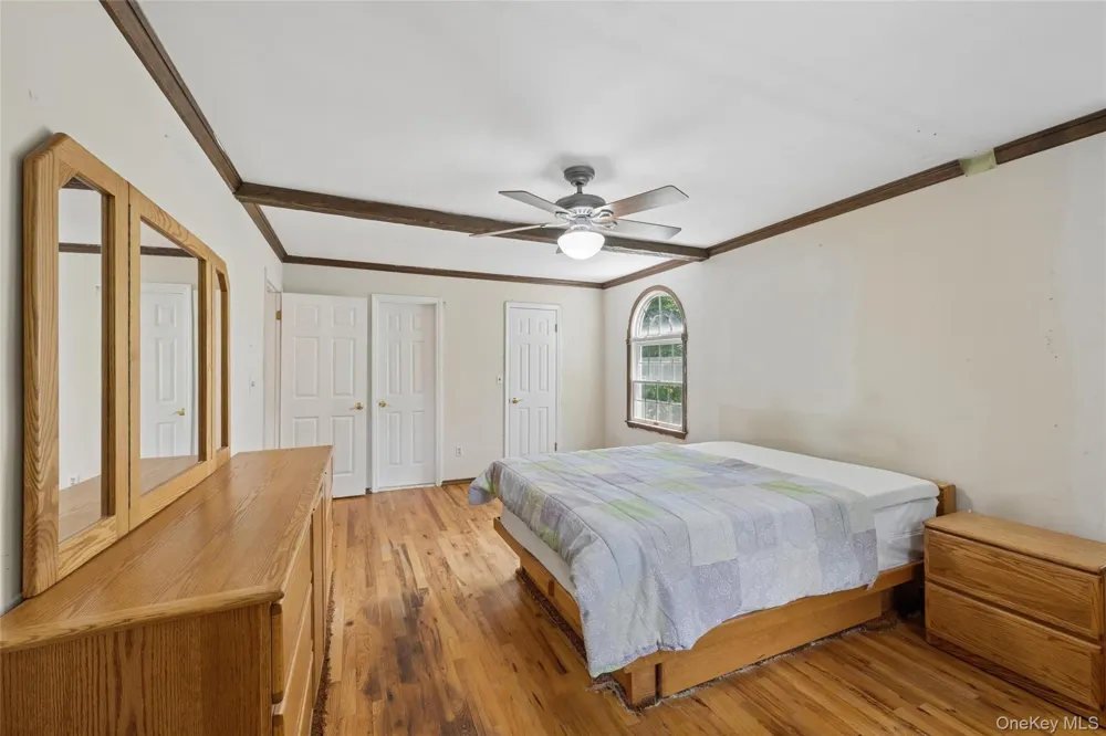 49 Old Town Lane Huntington, NY 11743