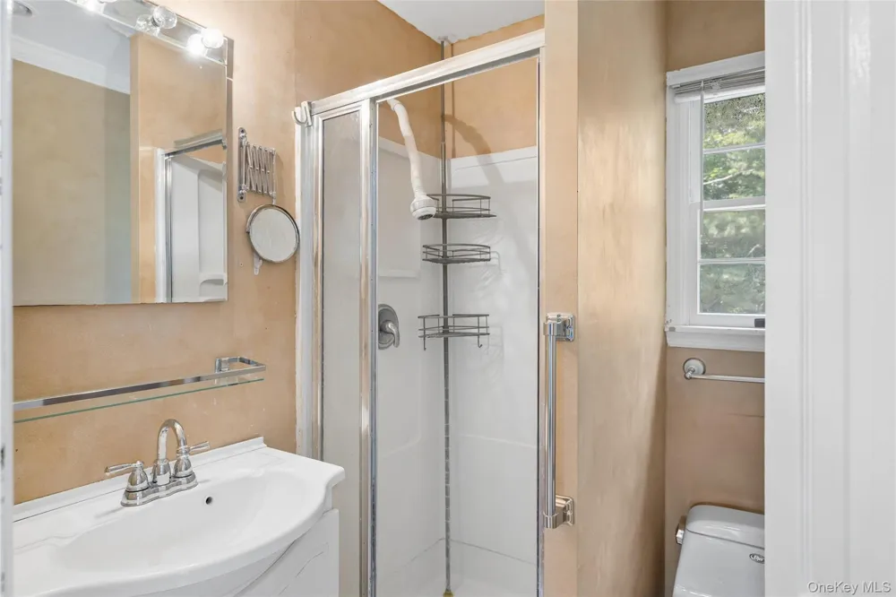 49 Old Town Lane Huntington, NY 11743