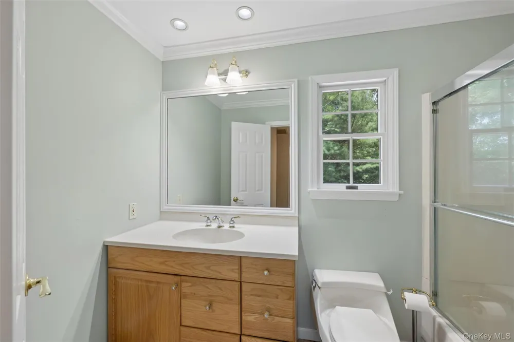 49 Old Town Lane Huntington, NY 11743