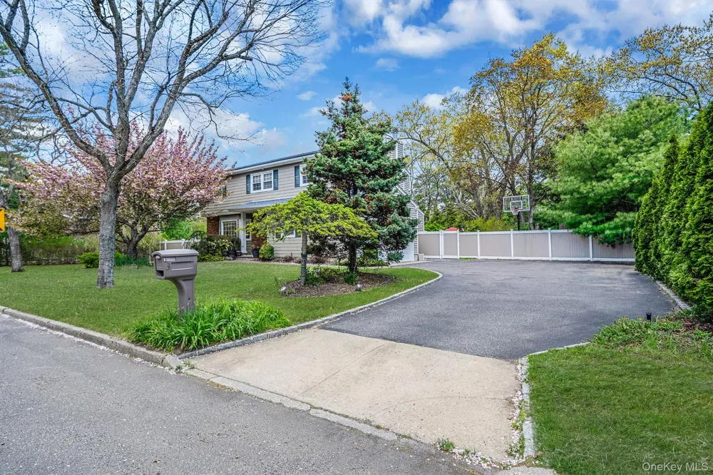 3 Otsego Avenue Dix Hills, NY 11746
