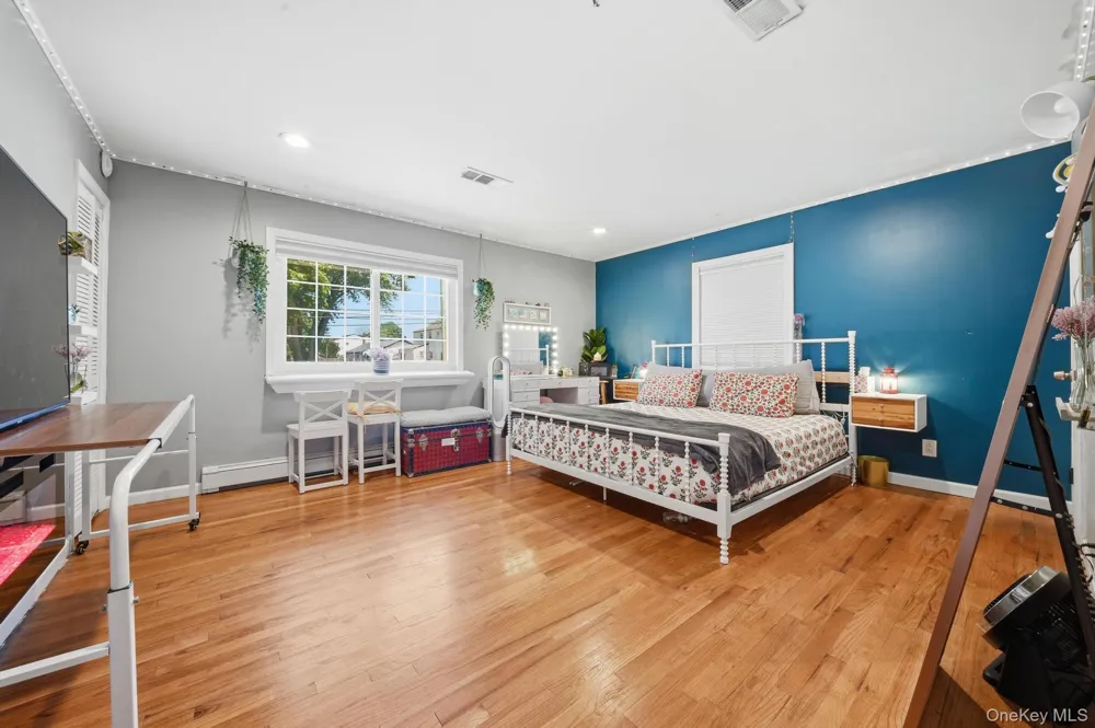 32 Lake Avenue Deer Park, NY 11729