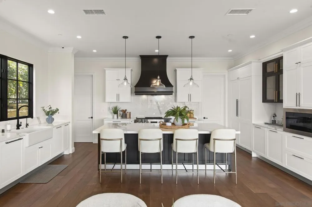 13995 Mira Montana Dr Del Mar, CA 92014