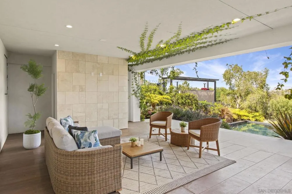 13995 Mira Montana Dr Del Mar, CA 92014