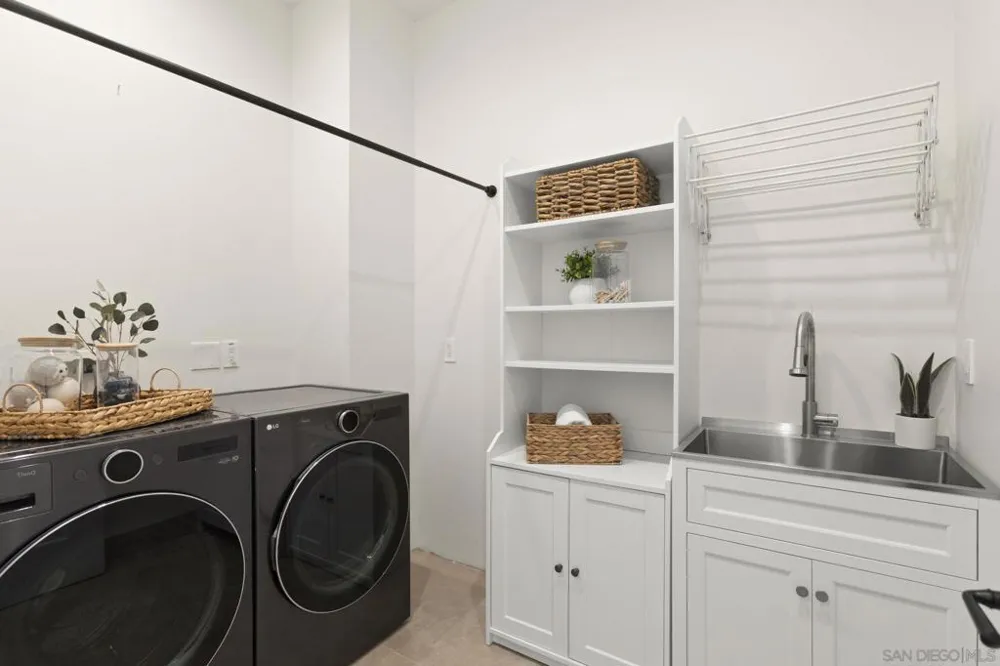 13995 Mira Montana Dr Del Mar, CA 92014