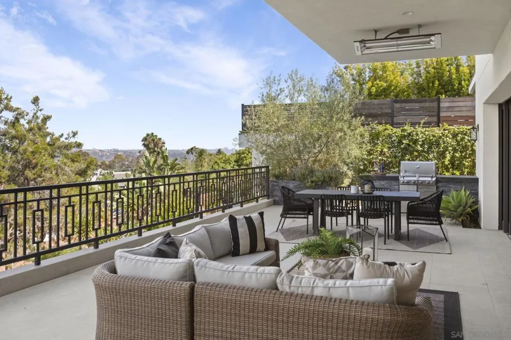 13995 Mira Montana Dr Del Mar, CA 92014