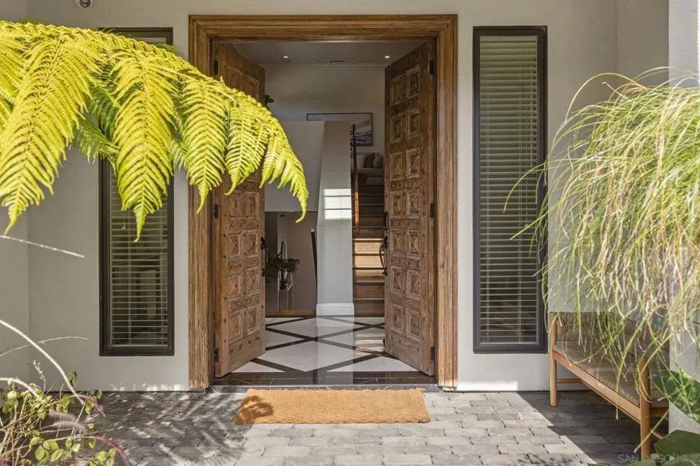 13995 Mira Montana Dr Del Mar, CA 92014