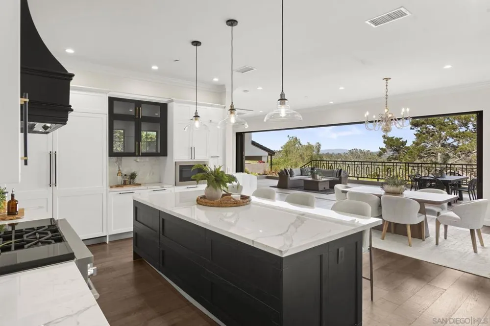 13995 Mira Montana Dr Del Mar, CA 92014