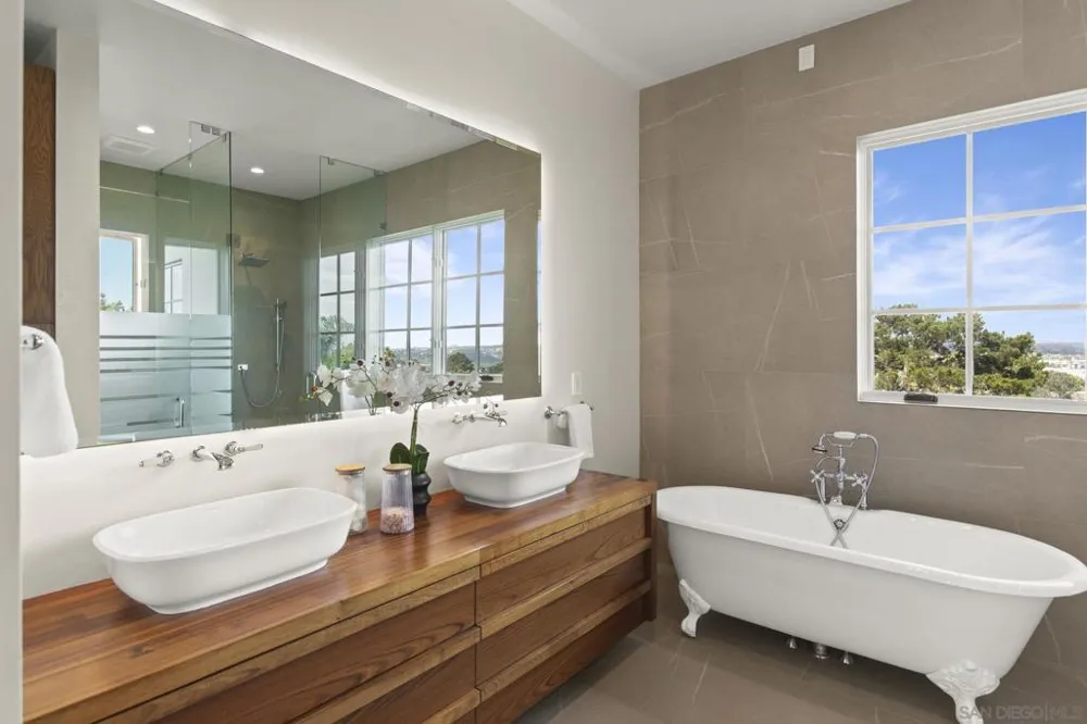 13995 Mira Montana Dr Del Mar, CA 92014