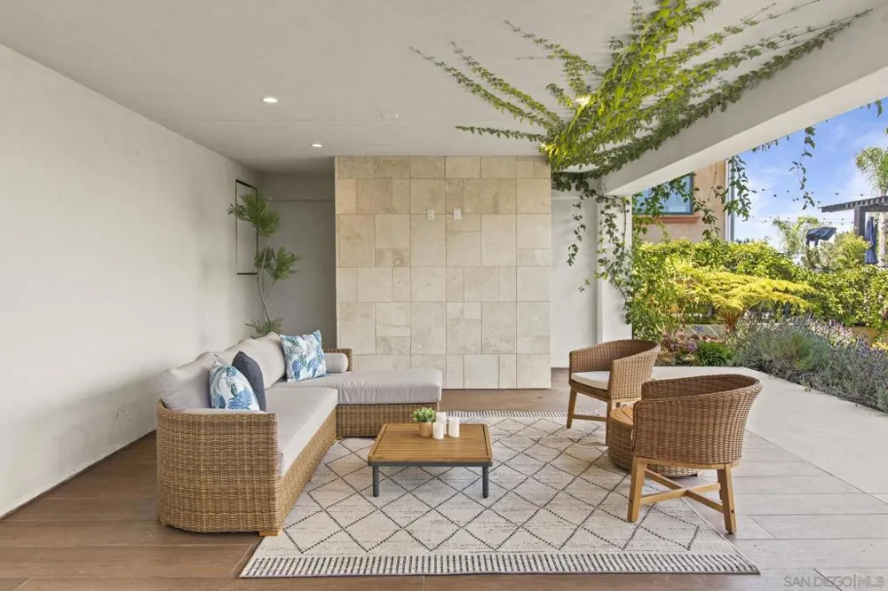 13995 Mira Montana Dr Del Mar, CA 92014