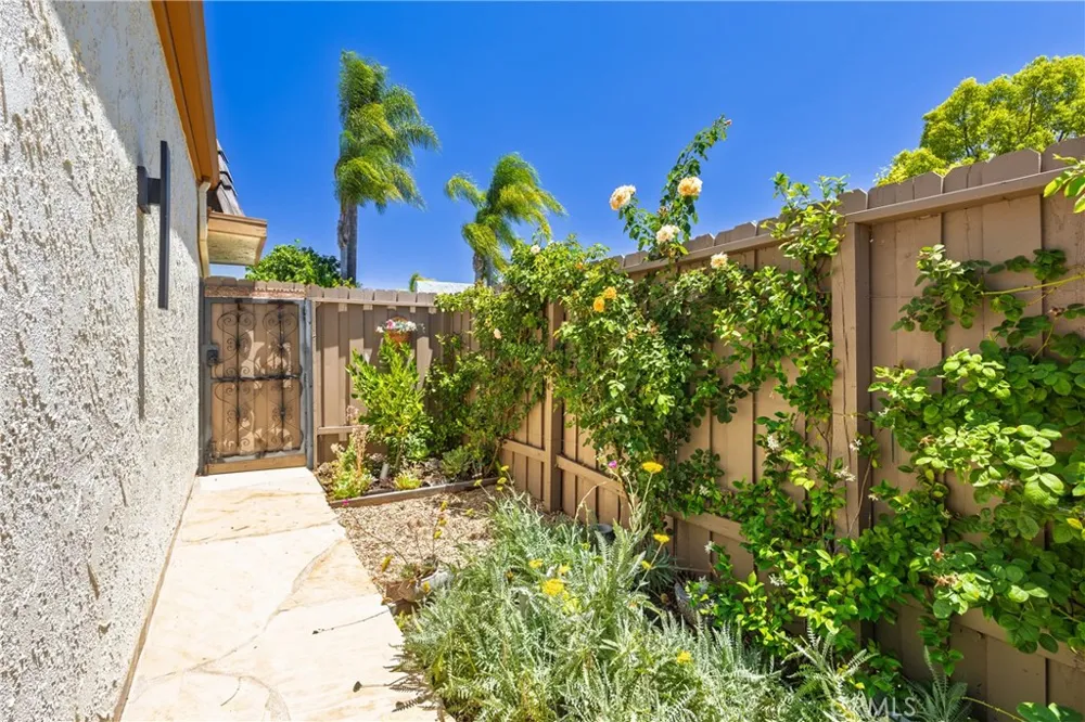 4100 Lake Harbor Lane Westlake Village, CA 91361
