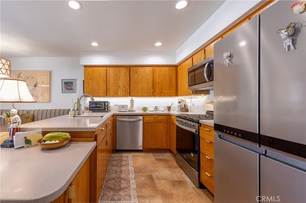 4100 Lake Harbor Lane Westlake Village, CA 91361