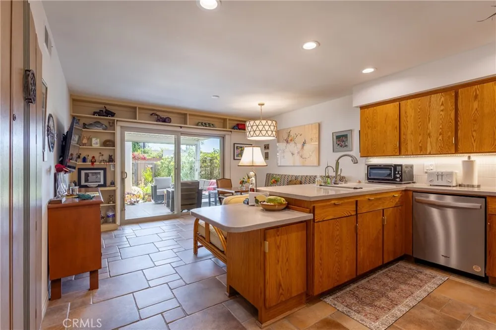 4100 Lake Harbor Lane Westlake Village, CA 91361