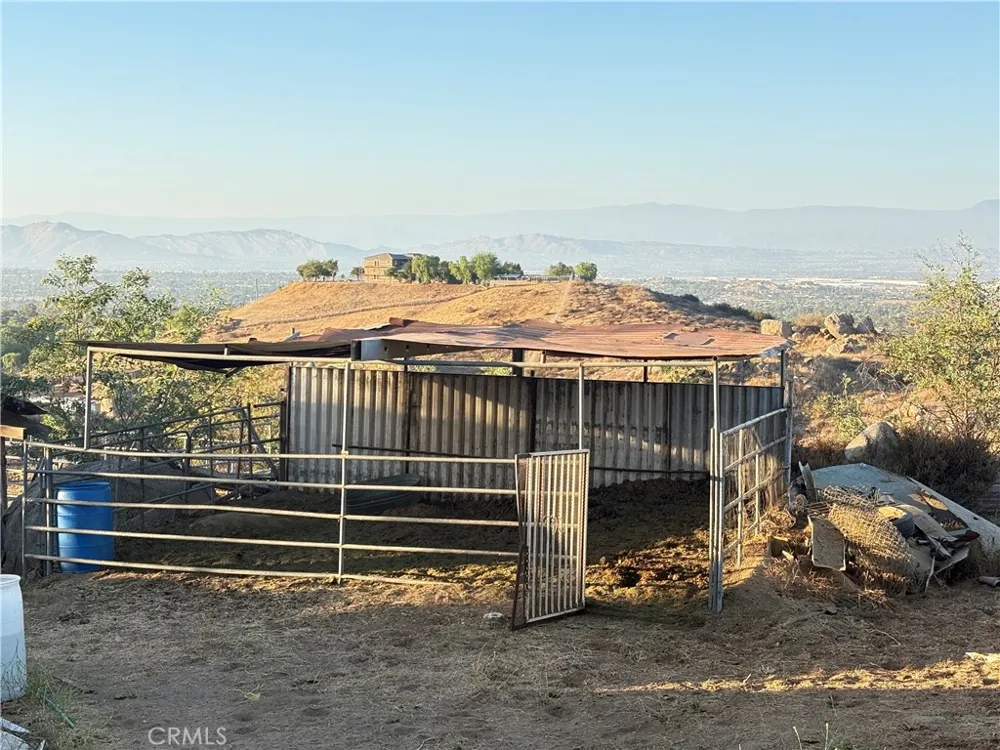 21751 Rogers Perris, CA 92570