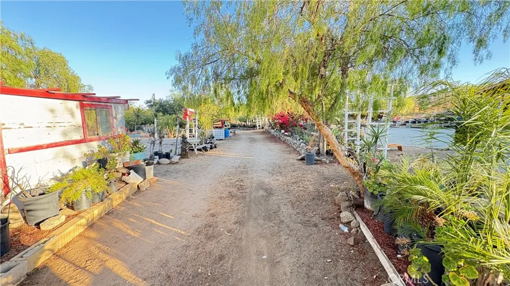 21751 Rogers Perris, CA 92570