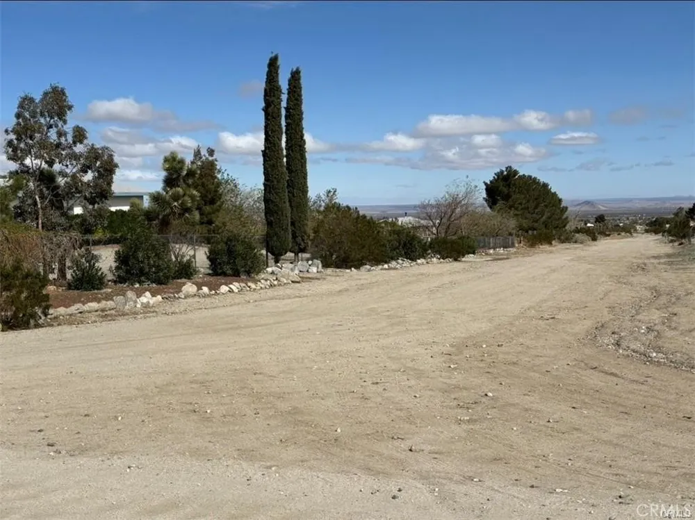 Mono Road Pinon Hills, CA 92372