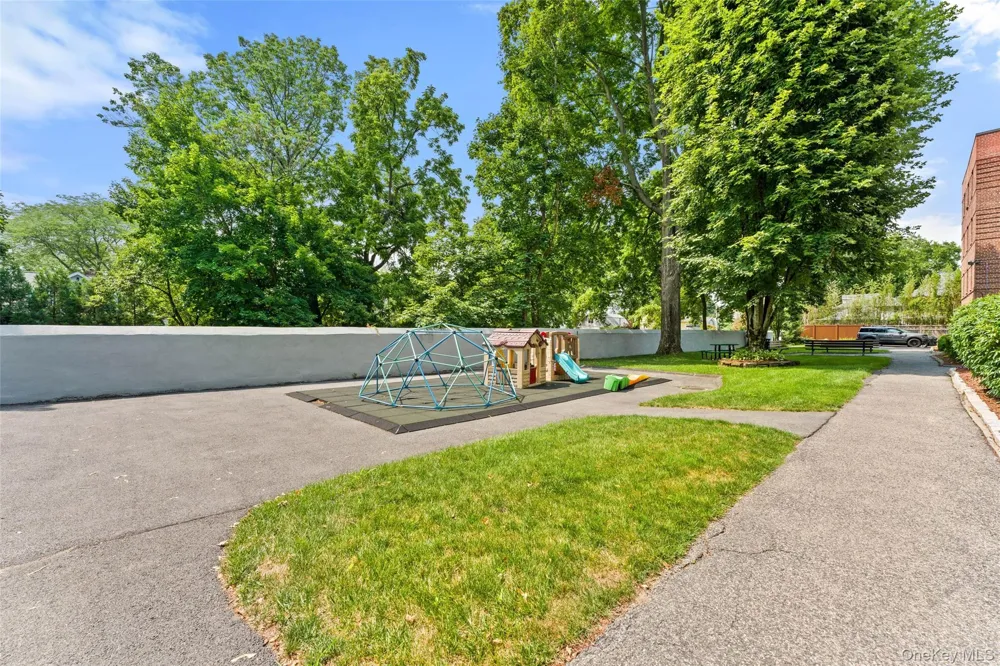 14 S Broadway #7-2B Irvington, NY 10533