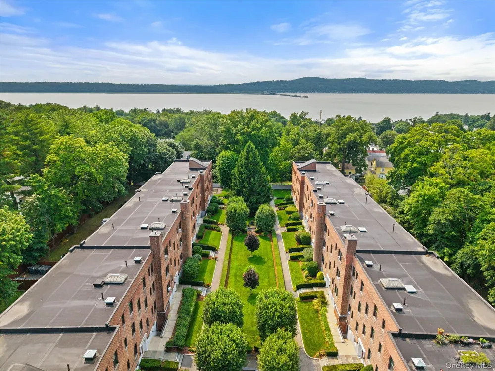 14 S Broadway #7-2B Irvington, NY 10533