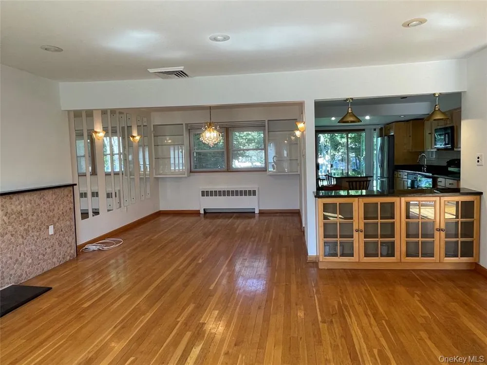 2 Stuart Drive Syosset, NY 11791