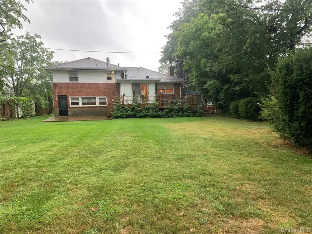 2 Stuart Drive Syosset, NY 11791