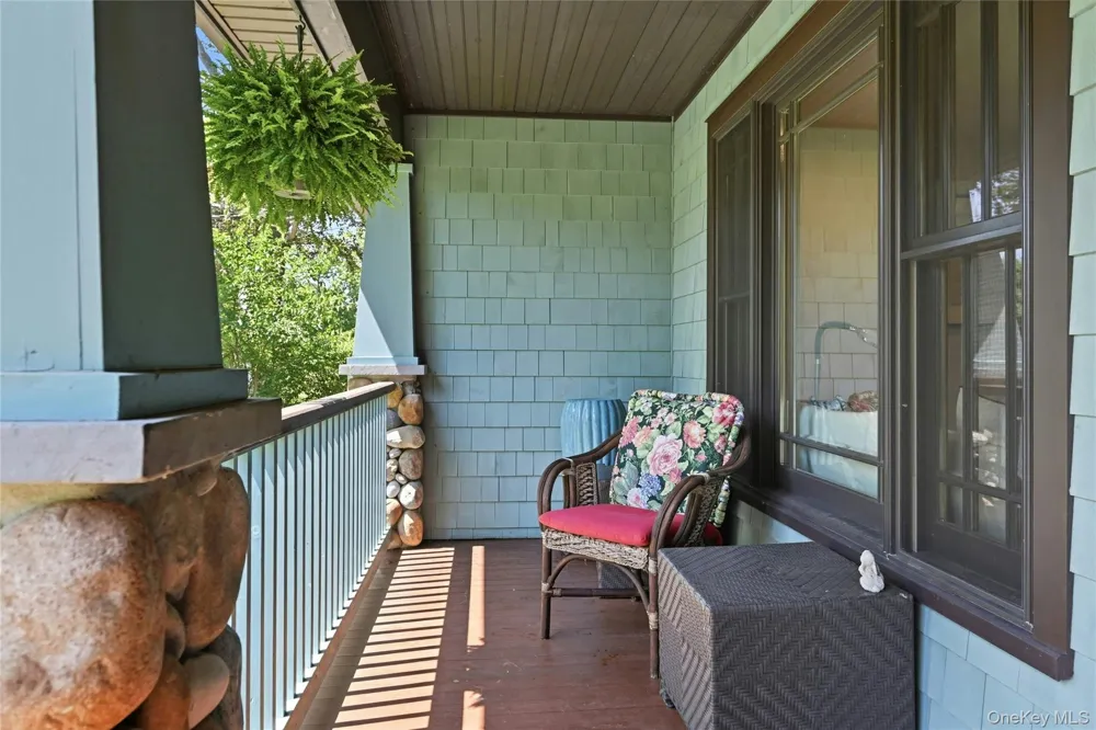 425 Maple Lane Southold, NY 11971