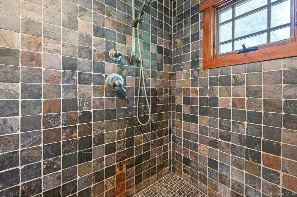 425 Maple Lane Southold, NY 11971