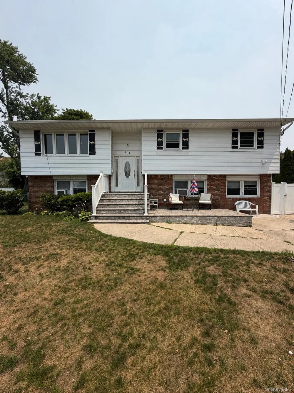272 davenport Lindenhurst, NY 11757