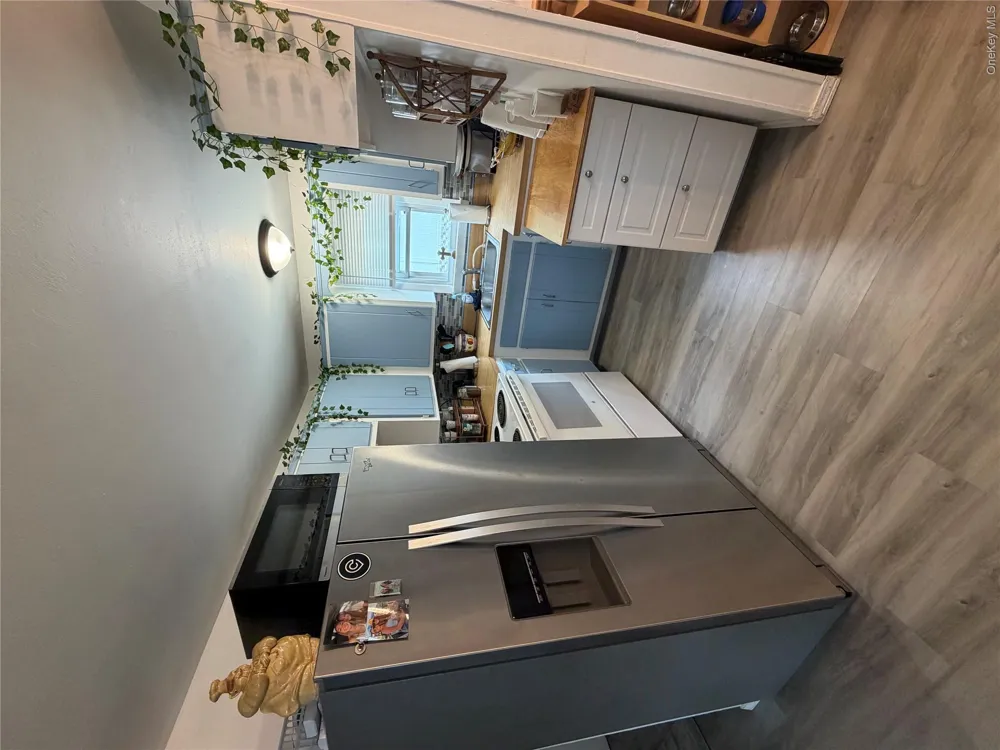 272 davenport Lindenhurst, NY 11757