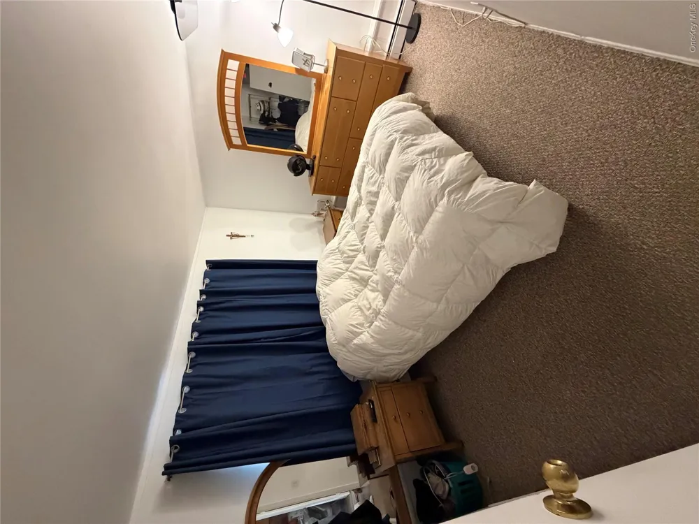 272 davenport Lindenhurst, NY 11757