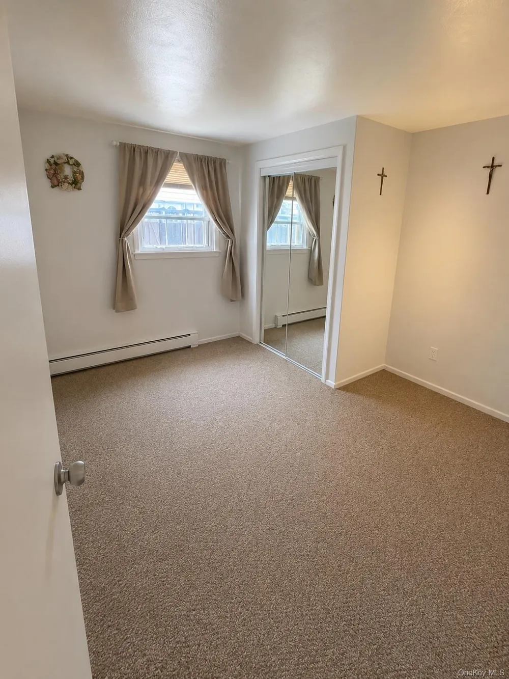 272 davenport Lindenhurst, NY 11757