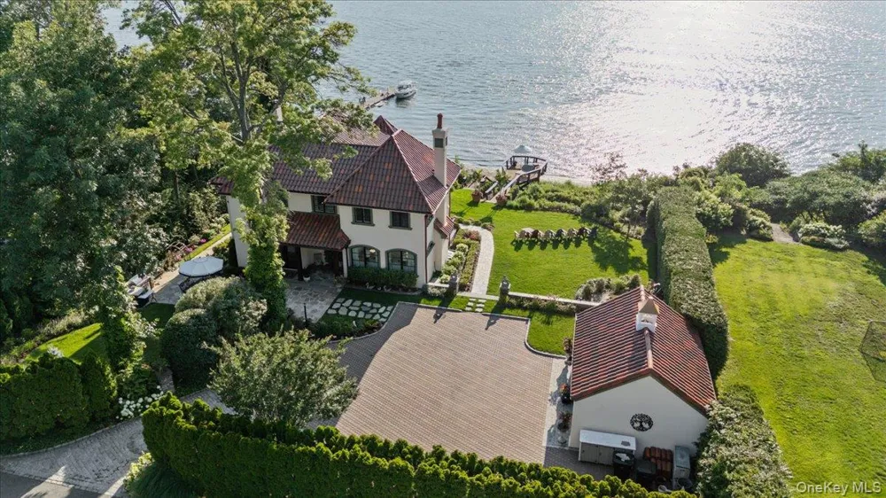 353 Centre Island Road Oyster Bay, NY 11771