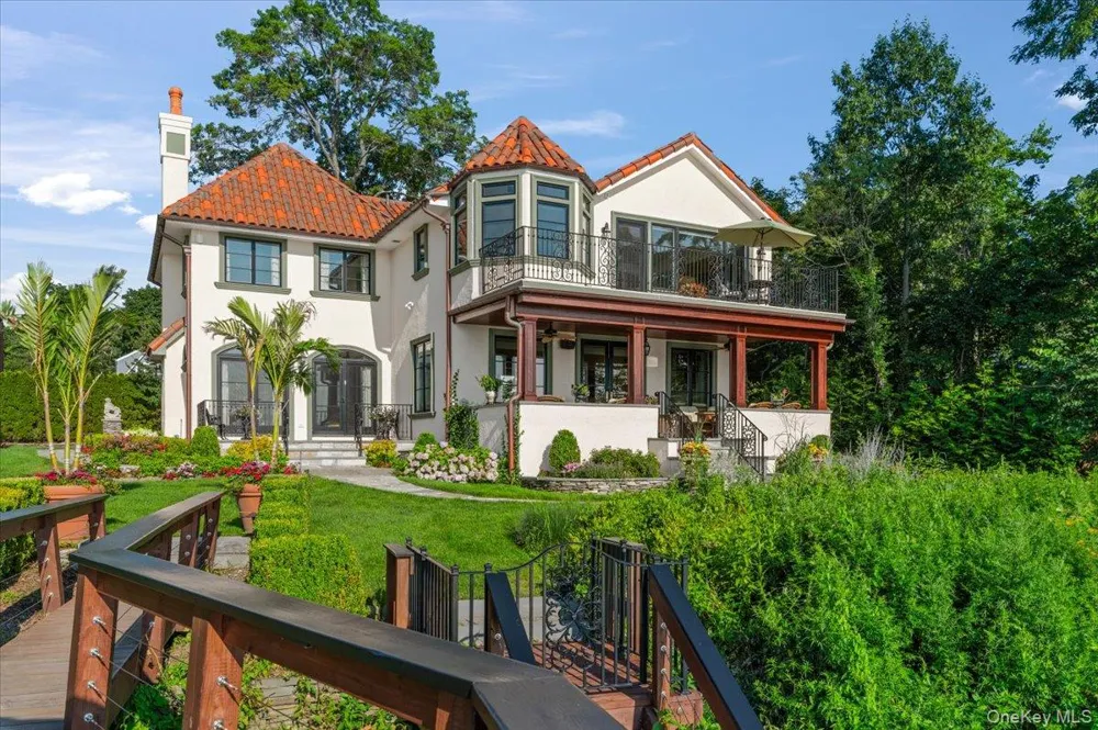 353 Centre Island Road Oyster Bay, NY 11771