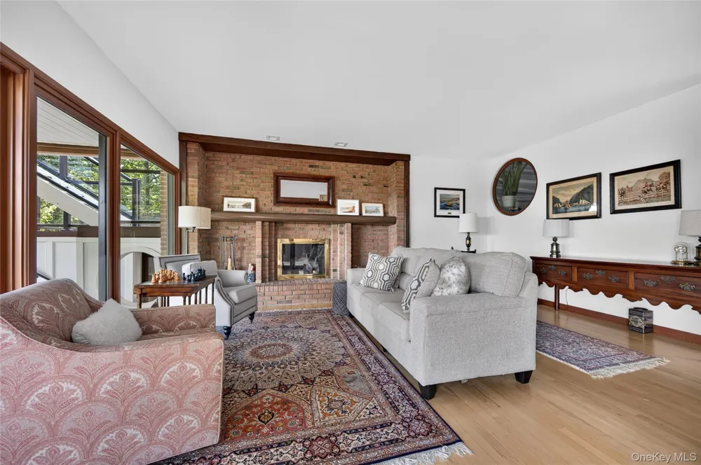 235 Cleft Road Mill Neck, NY 11765