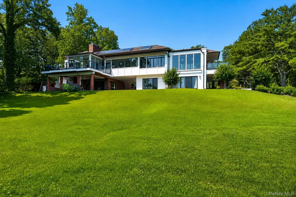 235 Cleft Road Mill Neck, NY 11765
