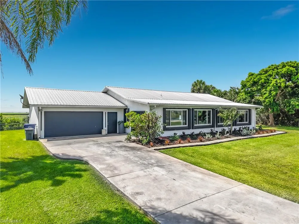 2795 River Road Moore Haven, FL 33471